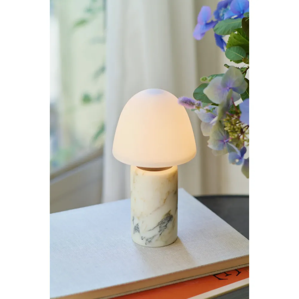 FUSE LETVÆGT BORDLAMPE
