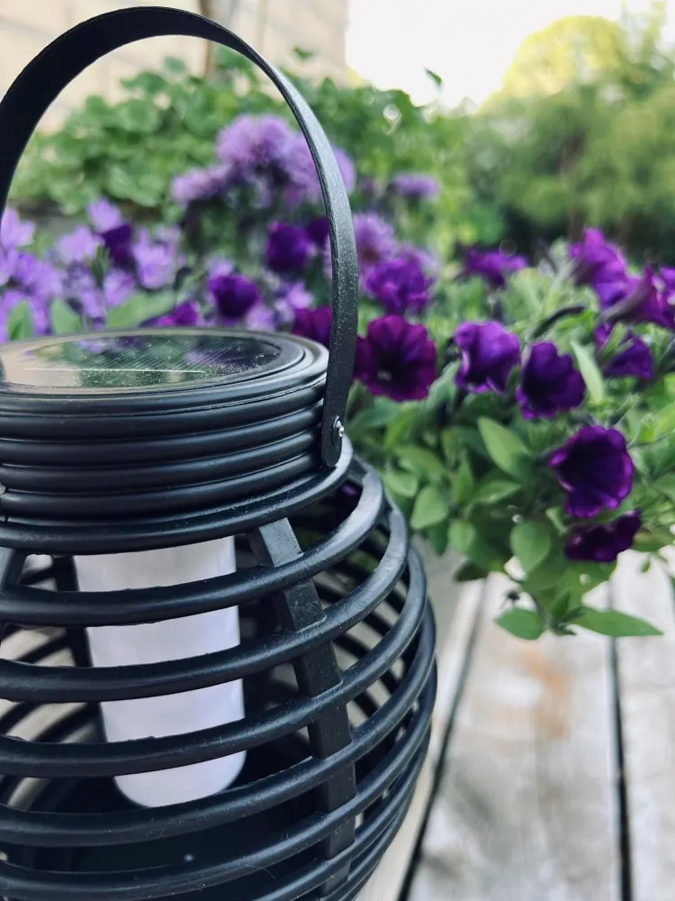 Lanterne med solceller – Mellem