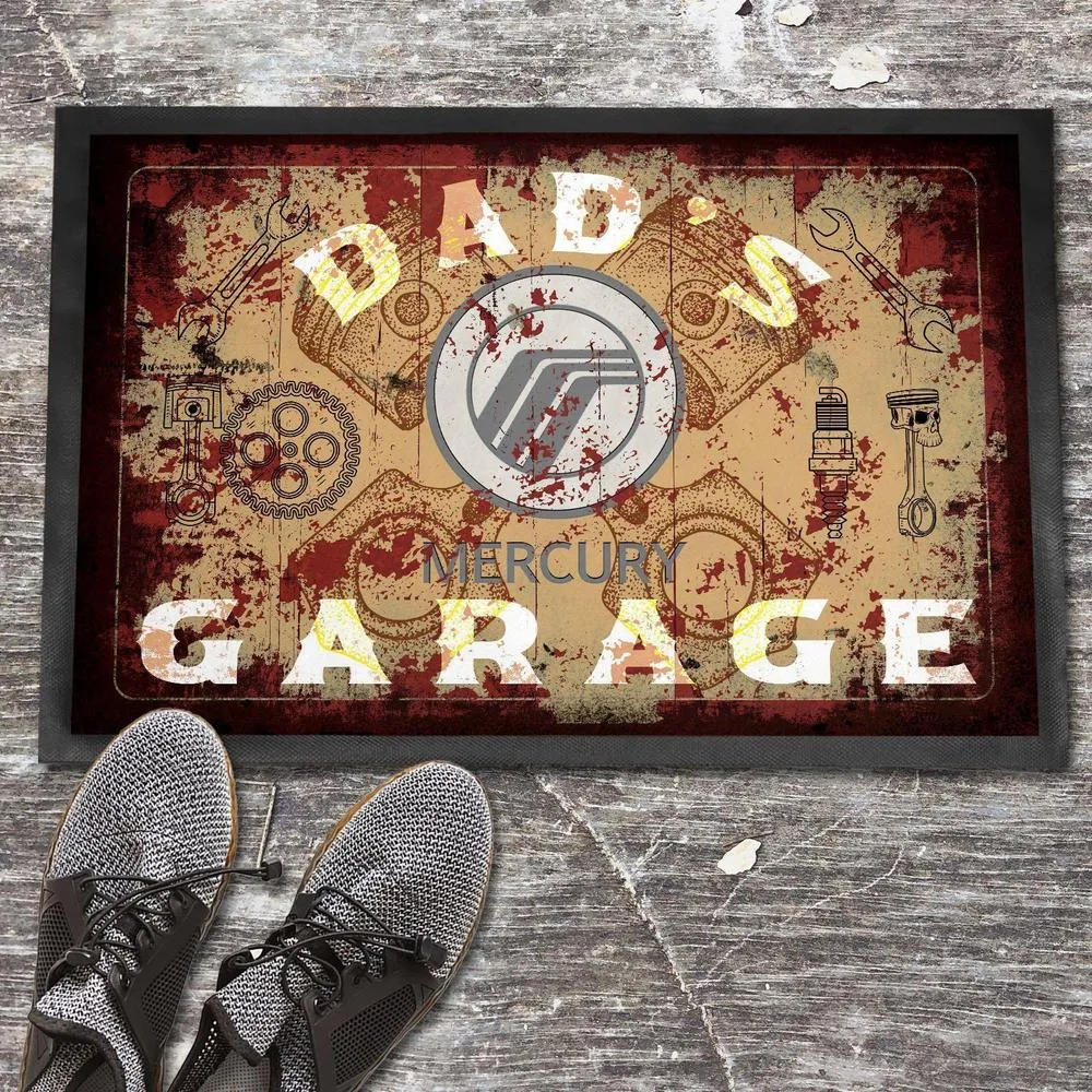 Mercury Dads Garage Timeless Dørmåtte Easy Read
