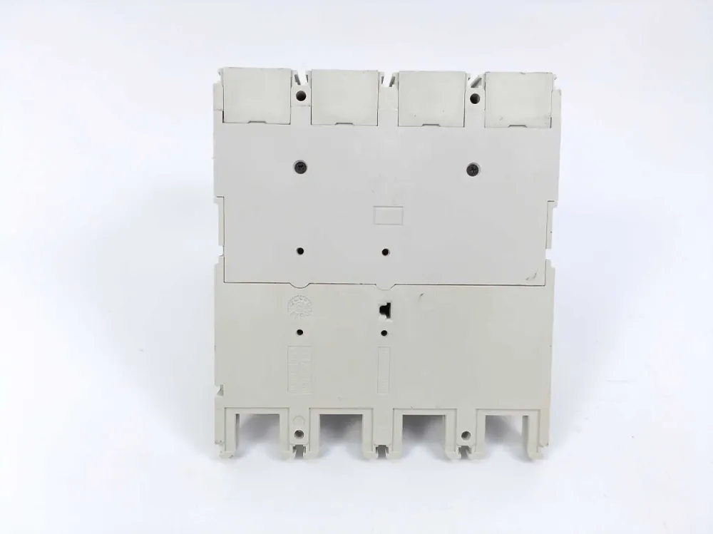 ABB 1SDA068178R1 XT4N 250 – fast 4-polet bryderdel 4p F F med frontterminaler